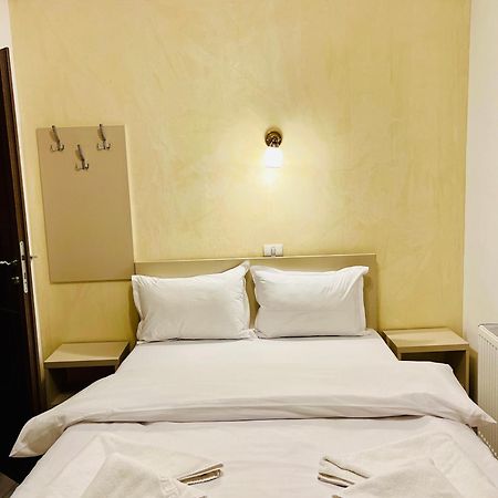 Hotel Marina Srl Бухарест Экстерьер фото