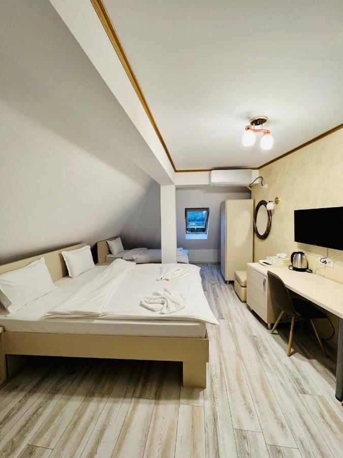 Hotel Marina Srl Бухарест Экстерьер фото
