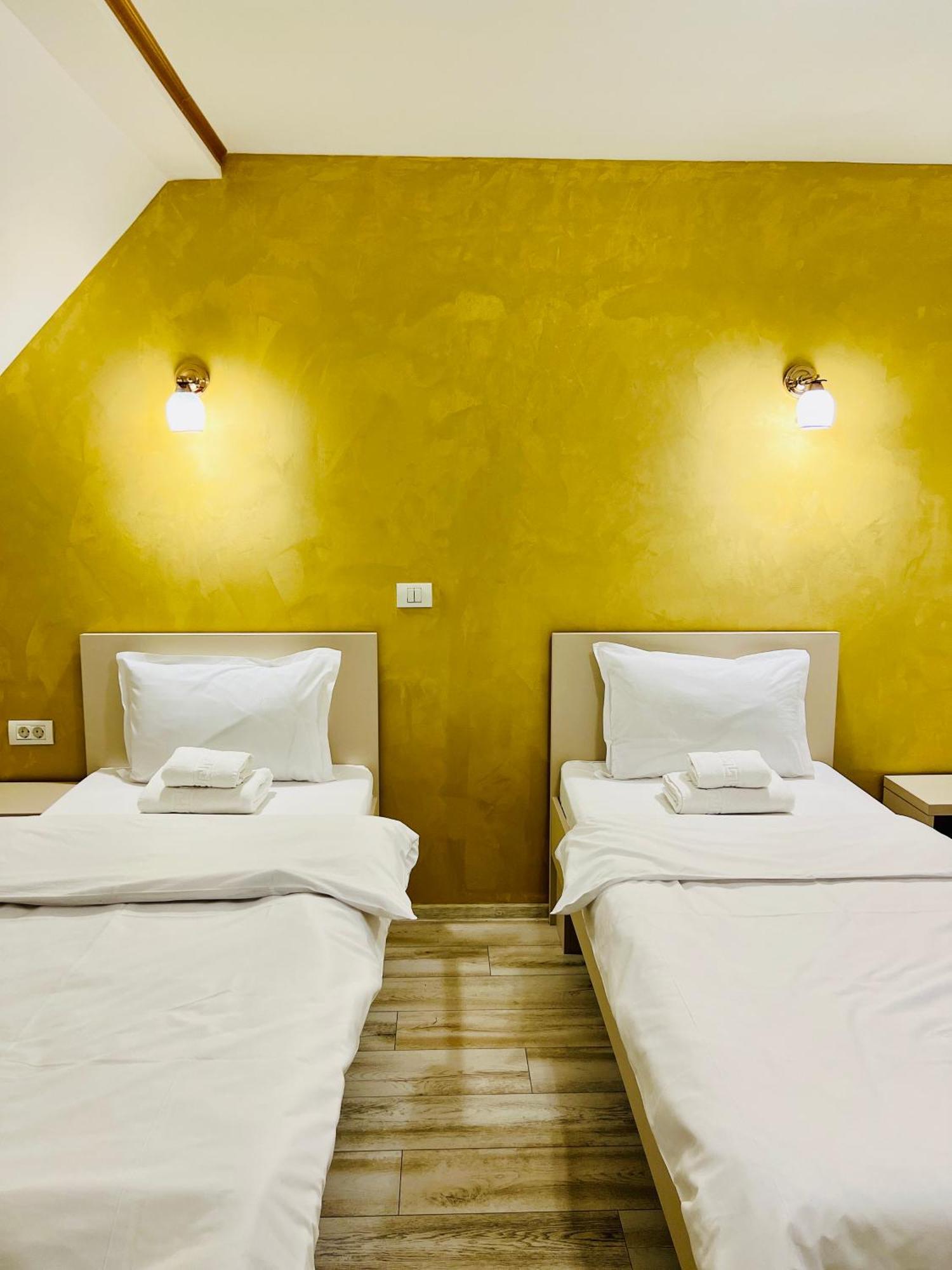 Hotel Marina Srl Бухарест Экстерьер фото