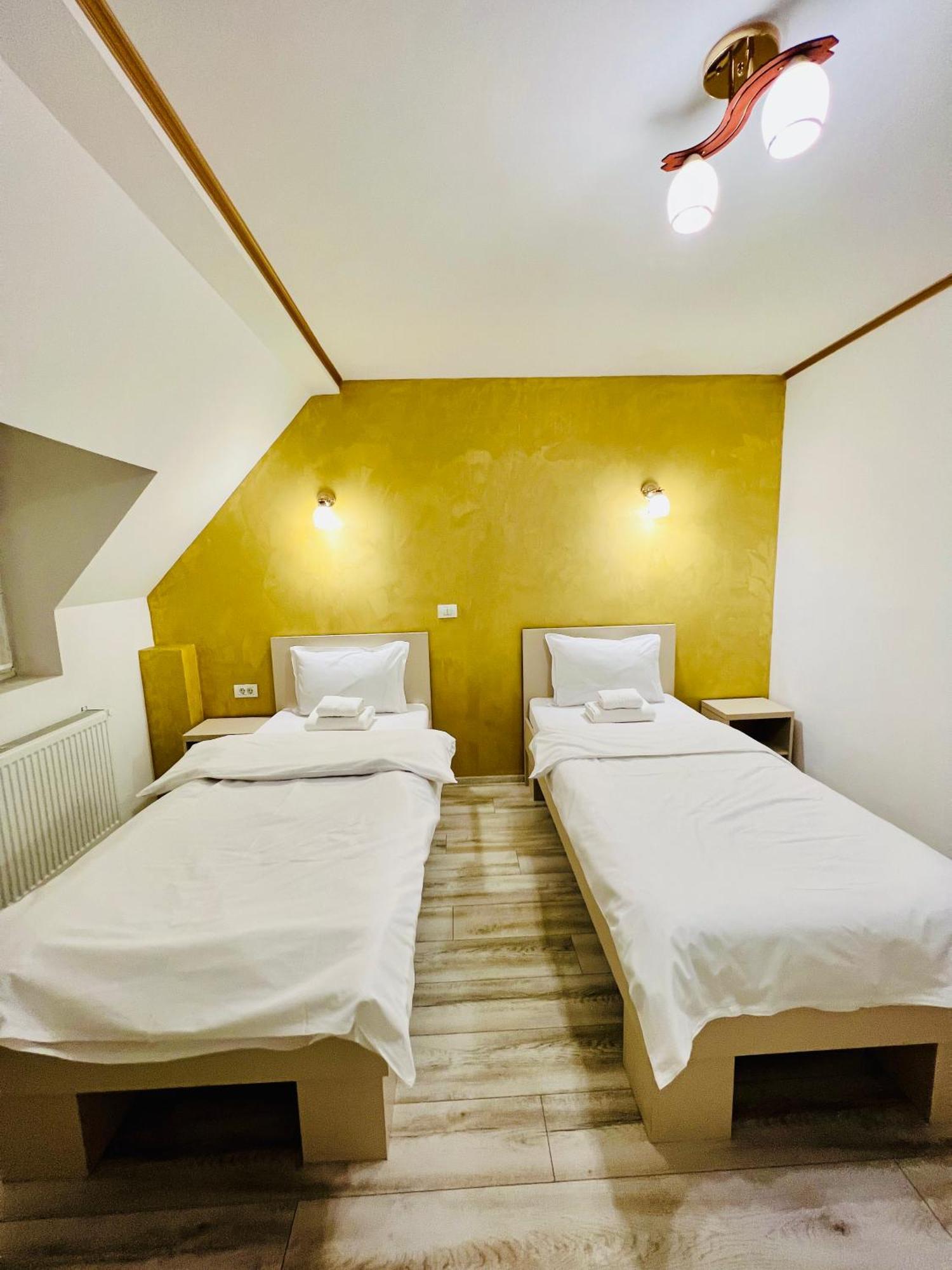 Hotel Marina Srl Бухарест Экстерьер фото