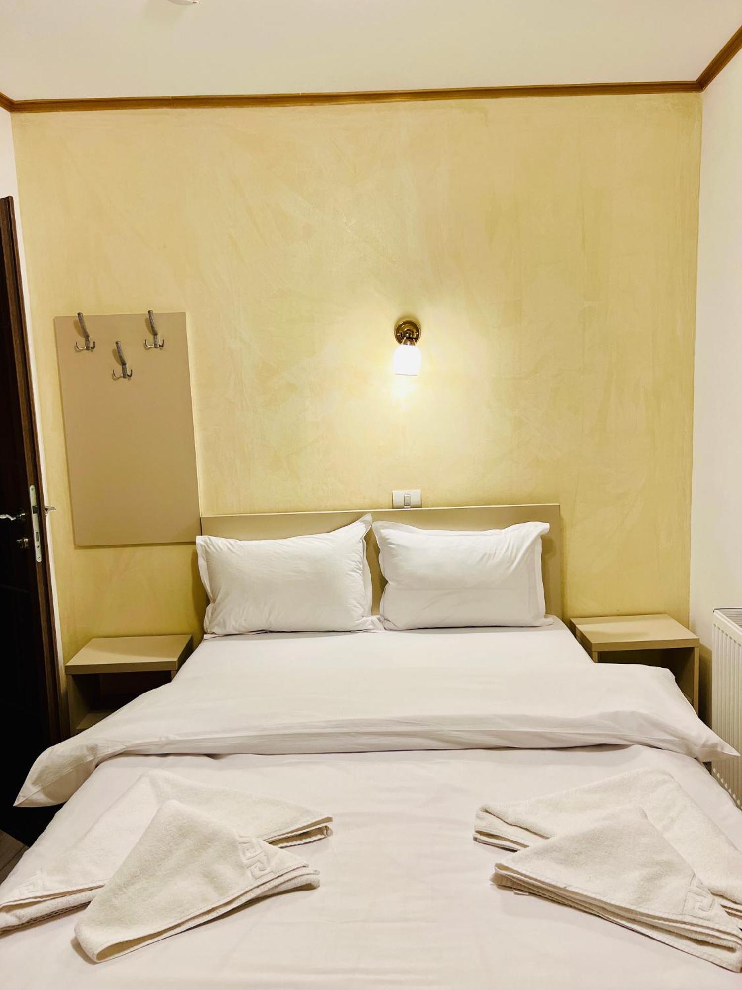 Hotel Marina Srl Бухарест Экстерьер фото